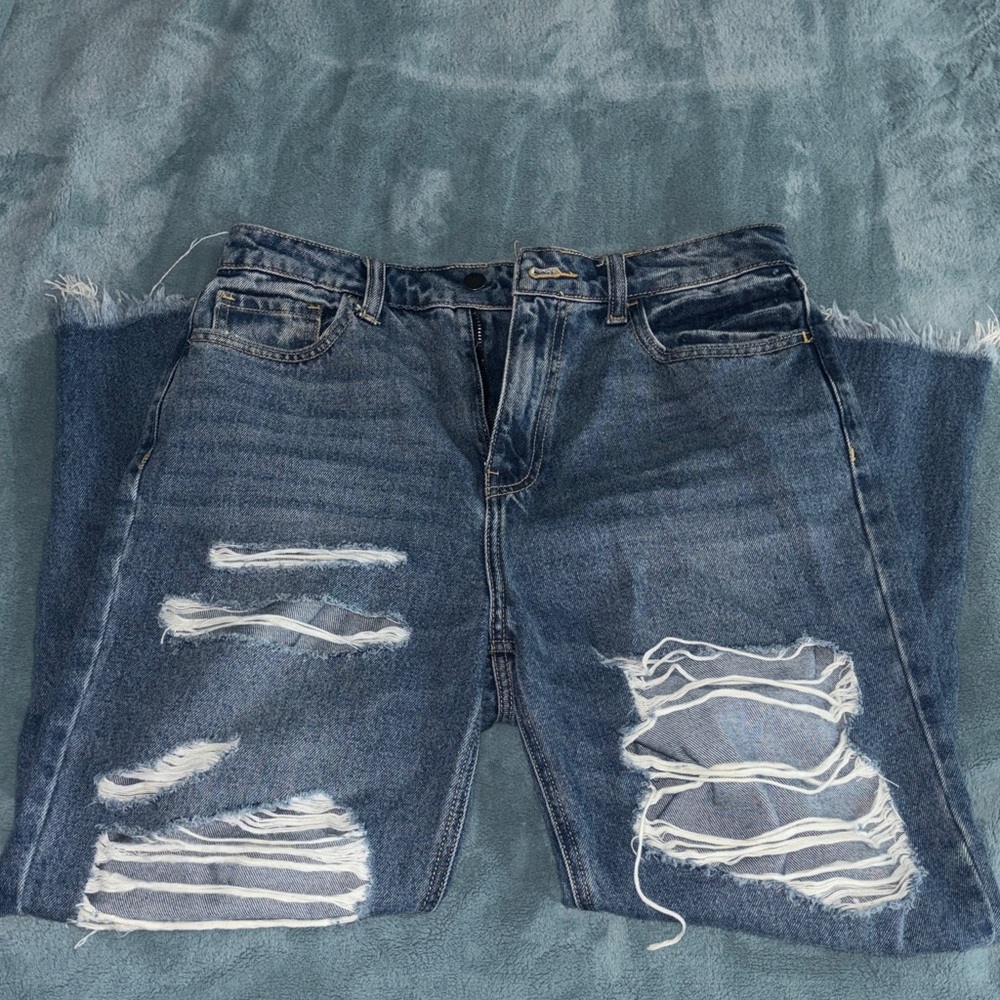 Fashion Nova women's Relaxed Distressed Denim Jeans